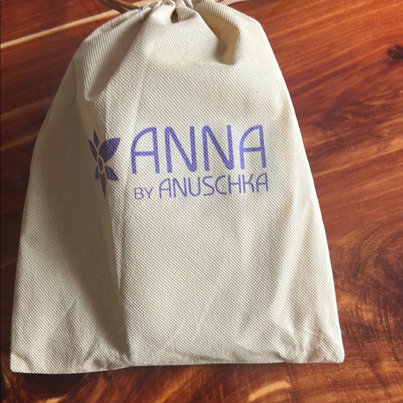 Anuschka Embossed Brown Wallet - Picture 6 of 6